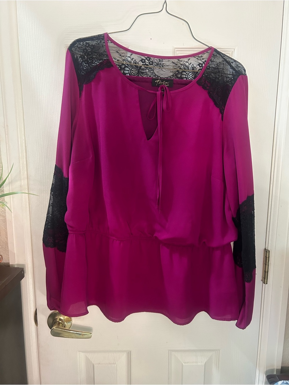 Thalia Sodi Magenta Blouse with Black Lace Accents size large.Vintage
